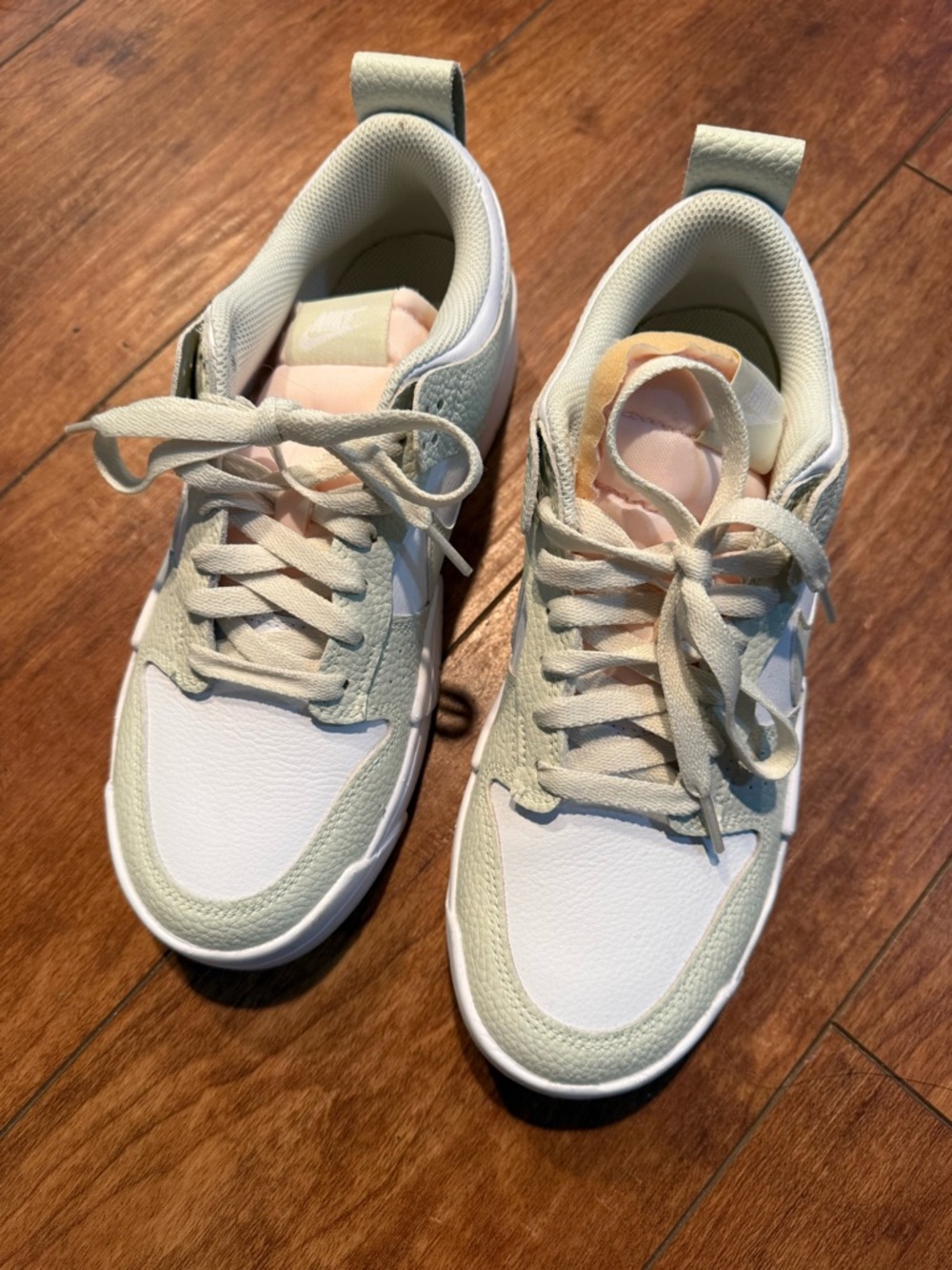 Nike White and Pale Green Low-Top Sneakers with Pink Tongue Accents